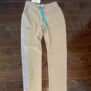 Woman’s FIGS Yola Skinny Pants XS Tall (Sandstone). Worn 3 times.